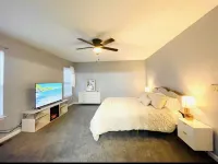 Casa Vostra  Beautiful Townhouse with 1 BR near Truist Park and Cumberland Mall
