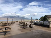 Menehune Shores 304: Stunning sunset views and just steps to the beach!