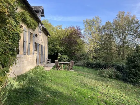 Pretty house in a pretty fortified village from the 13th century