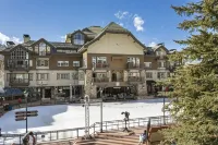 CRBC - Heart of BC Village! Remodeled, Ski in/out, Walk to Ski School, Shops