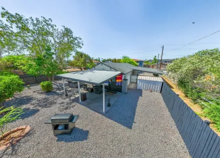 Beautiful Weather, Hot Tub, Dog Friendly, Playground, Huge Yard, Covered Parking Отели рядом с достопримечательностью «Зоопарк Финикс»