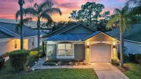 Luxurious 3Br/2BA: Private Heated Pool , Golf Views , Near Disney  & Legoland