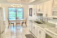 Full Home w Pool. Country Club. Golf. Close to Beaches. 5 Stars. Low Rate Sale. فنادق في Whiskey Creek