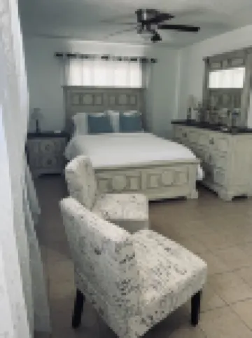 Stunning private suite located at the heart of all action Hotels in Palm River-Clair Mel