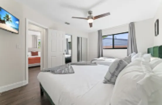 Hard Rock Villa: Heated Pool/Jacuzzi/Fire Pit/BBQ Hotels in Miami Gardens