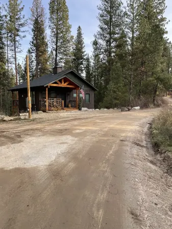 The Highlander, a beautiful cozy modern cabin at Terrace Lakes Resort.