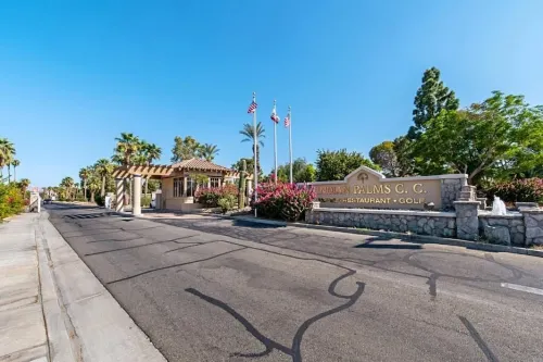 Desert Golf Getaway by GPM -Tennis+Pickleball+Priv. Pool+More! Walk to Festivals