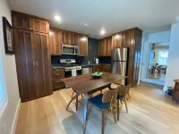 The Benton - Warmly decorated, cozy apartment in downtown Bentonville - Apartments
