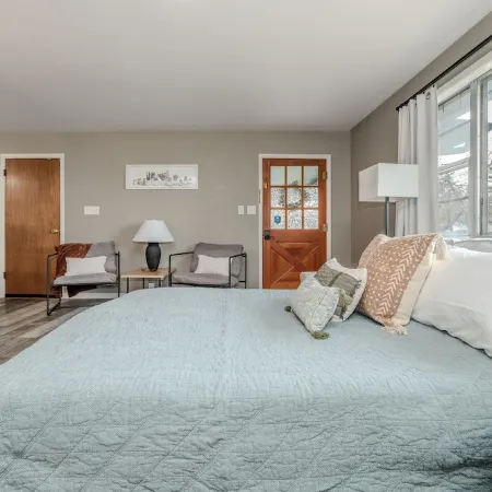 NEW! Cozy Ranch/ Sleeps 8/ 5 Mins to Grand Pk/ Just Mins to Downtown Westfield!
