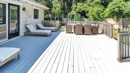 2 bedroom cottage-Cozy winter vibes with wood stove and hot tub