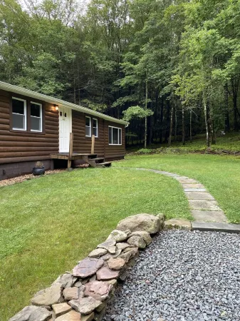 Secluded Peaceful Cabin in the Forest