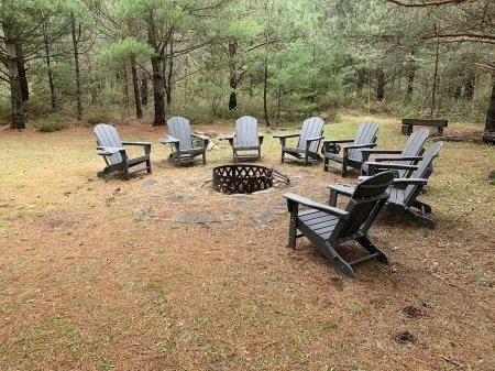 Gorgeous 4 bed/3ba home close to Fish Creek!