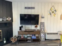 Newly Updated Modern, Spacious, and Cozy Condo- Right on the Lake!