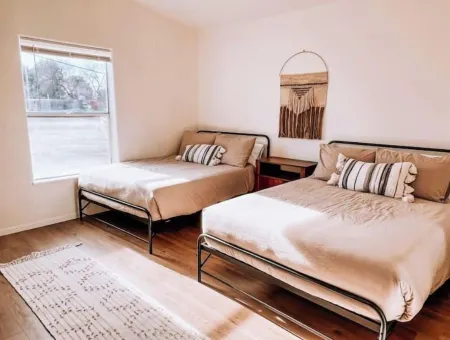 Copper Canyon Cottage 8 Bedroom House