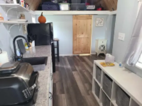 Newly transformed farm cottage off the beaten path! 賽歐託縣酒店