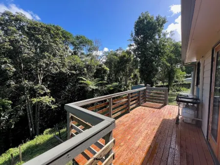 Duckbills Cottage has the convenience of town living but with rural nature feel