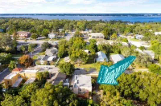 Close to Downtown, LECOM Field, AMI Beaches and more