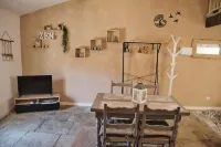 Beaucaire Cocoon 4 /quais/cité Médiévale/nature Hotels in Beaucaire