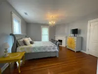 Parris on Main - Perfect for downtown Shelbyville, Bourbon Trail, and the Derby