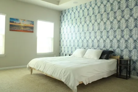 COZY Tropical Oasis with Saltwater Summer Pool Sleeps 8