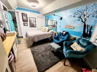 Lovely retro island studio
