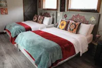 Aladdin Inspired Fairytale Cabin Hot Tub 3 Miles from Hocking Hills State Park