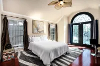 Big 5 Bed/3 Bath LUXE Home Pool Spa  West Plano - บังกะโล