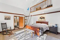 Beautiful Mountain Home located on 1 acre in the Historical Town of Julian, Ca