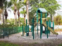 Spacious Condo! 2BR/2BA + BR Loft - 3.5 Miles from Disney!! 5 pools! Fun!!