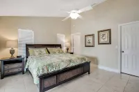 ⭐ RARE Waterfront Western Exposure Vacation Home - Best Sunset Views & FREE WiFi