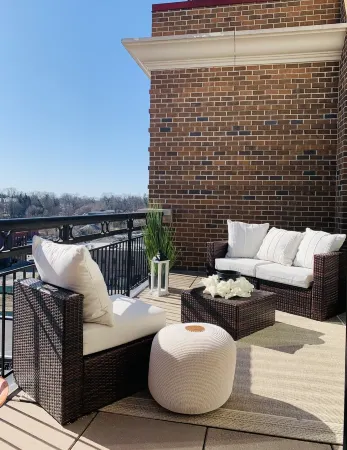 Gorgeous Modern but Cozy -2B2B Condo -Broadway Downtown Saratoga!