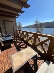 Lakefront on Boulder Lake with beach access and beautiful views, relax & enjoy!