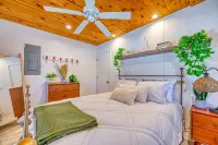 The Salty Snail - Oceanfront Cottage