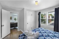 Luxury Downtown Retreat - Prime Spot - Sleeps 6