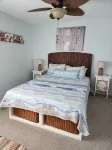 Beach, ocean front condo 6 guests , 2 br, queen sofa bed,  p.u. crib. Hotels near Tomlinson's Surfside