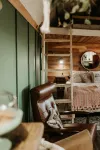Private tiny cabin- 10 minutes from Dale Hollow Lake!