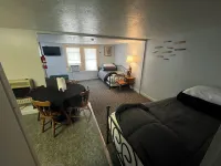 Stay in Paradise! Motel in Walleye Capital & close to Lake Erie Island ferries.