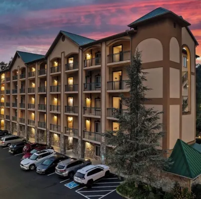 Escape to a Smoky Mountain Paradise: Book Your Dream Vacation Condo Today!