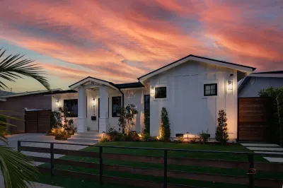 Cozy California Modern Farmhouse Sauna + Hot tub + Outdoor living + Relax Hotel in zona Clairemont Certified Farmers Market at Madison High School