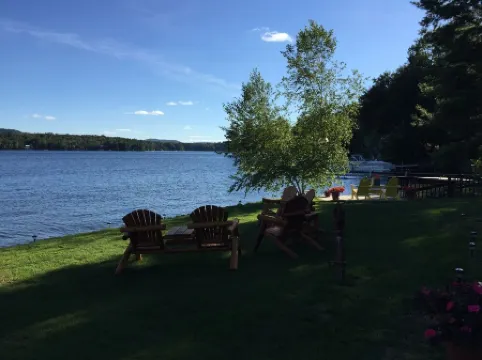 Beautiful 4th Lake Home with 3 Kings, Jacuzzi Tub, and Gazebo