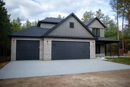 Forest Weekend Vacation Home Close to Castlerock Lake and Buckhorn State Park Отели в г. Джермантаун