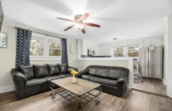 Mooresville Private Apt. w/ High-End Comfortable Beds & Modern Amenities- Apt C