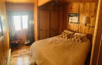 The Cedar Chalet @ 59 Westridge
