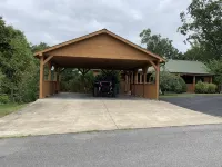 4 Bed, 4 Bath, Lake Cabin w/ Hot Tub Near Dollywood, Pigeon Forge & Smoky Mnts