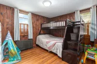 A Family Friendly Stay in the Safe Town of Hughesville Hotel a Wolf Township