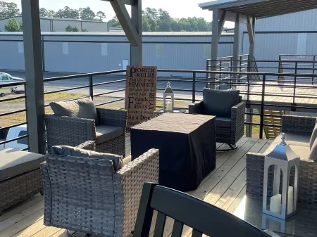 On Cloud 9 - Mountain View’s near Mena Intermountain Airport KMEZ.