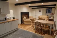 The Yard House Cottage 2 Hotels in Sherborne