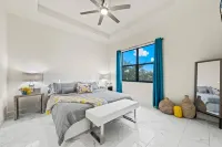 Penthouse Suite in the heart of SW Cape Coral, FL