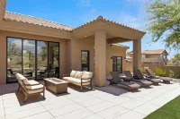 Luxury 5200sf/1 acre Desert Villa w pool/spa/mountain views