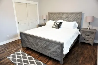 The Red Door Retreat with Huge Pool and Hot Tub Hotels near Daroga State Park